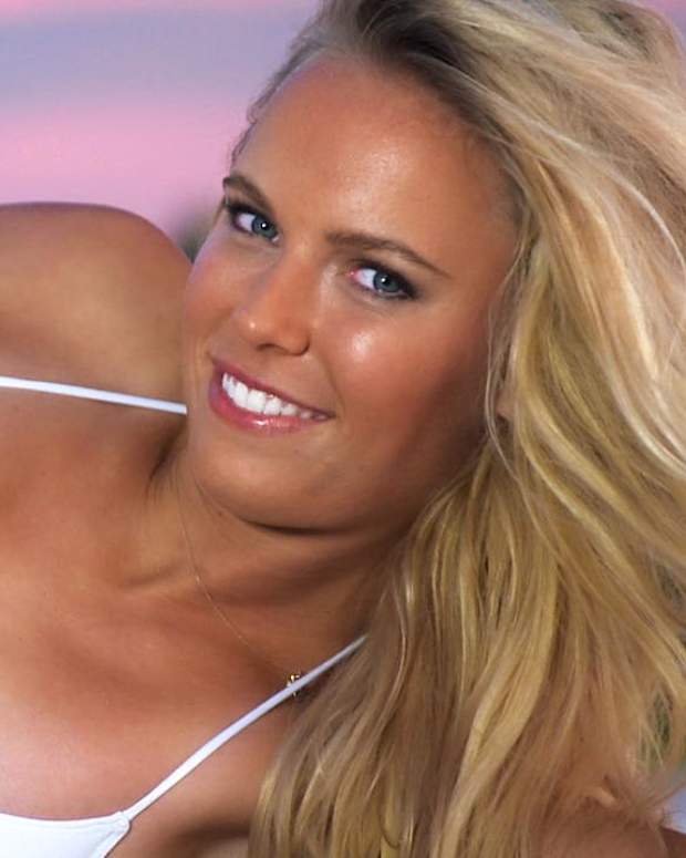 Caroline Wozniacki Swimsuit video 2015 2157889318001_4707255385001_3850894647001-vs.jpg